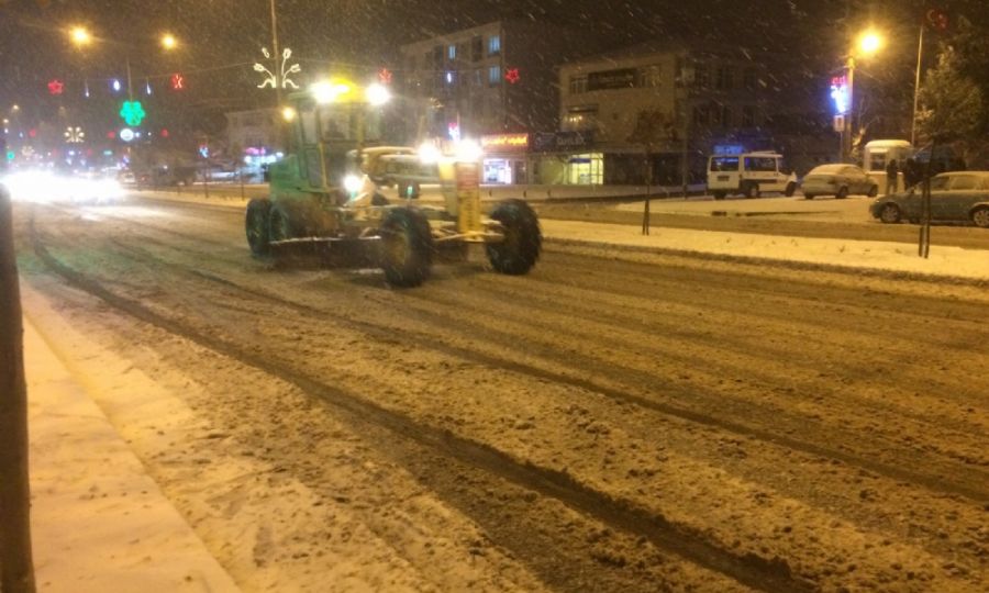 Ergene Belediyesinden Youn Kar Mesaisi