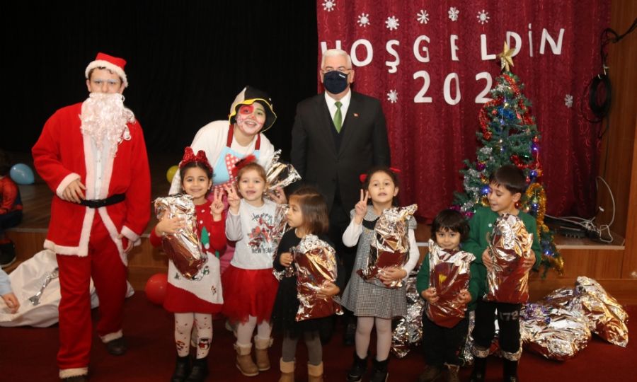 Beren Bebek ocuk Oyun Evindeki Kkler Ylba Programnda Doyasya Elendi