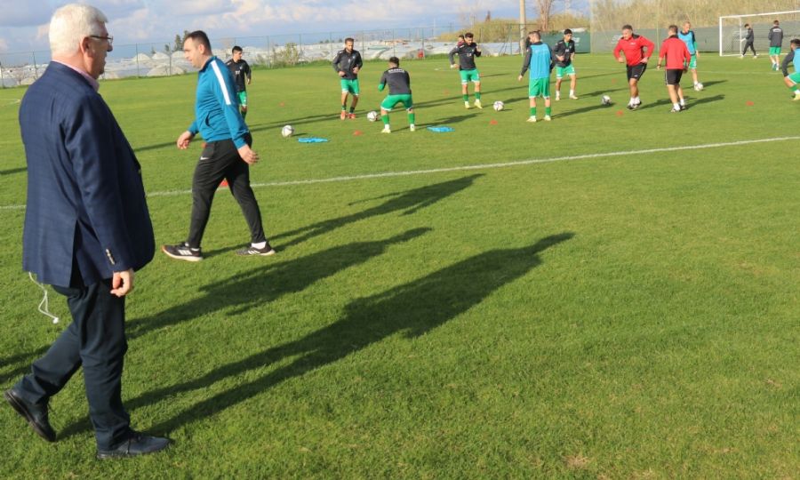 Ergene Belediye Bakan Rasim Yksel Futbolculara Baar Dileklerinde Bulundu