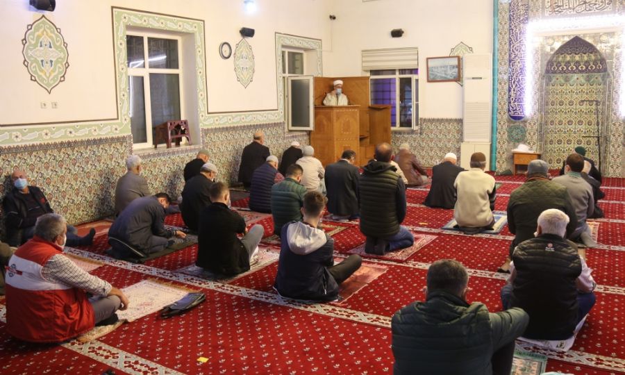 Ergenede Mevlid Kandili Dualarla drak Edildi