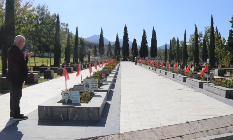 Ba�kan Y�ksel Maden �ehitlerini Unutmad�