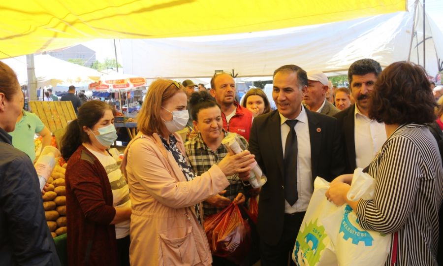 Ergene Belediyesi Anneler Gnnde Pazardaki Annelere Hediyeler Takdim Etti