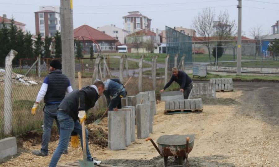 Ula� Mahallesinde Kilit Parke Ta� D��eme �al��malar�na Ba�land�