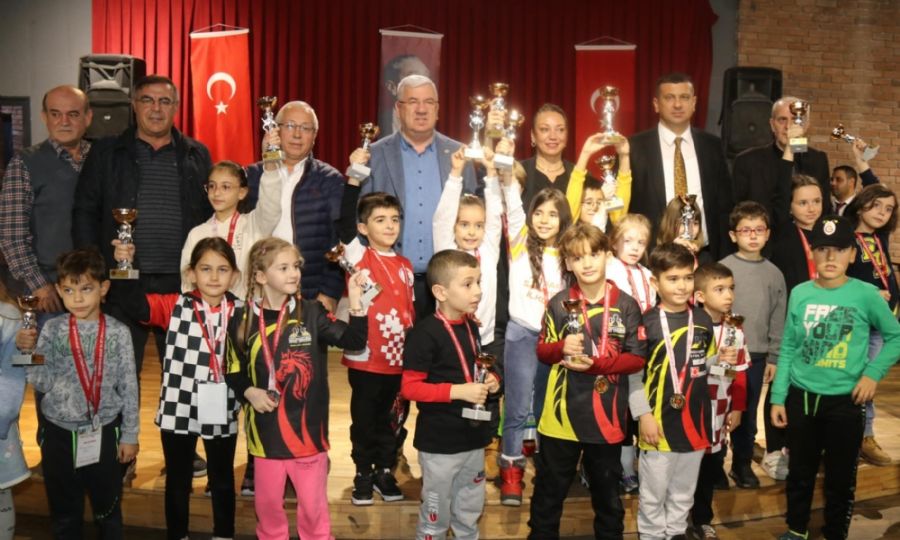 Tekirda� Satran� �ampiyonas�na Ev Sahipli�i Yapt�k