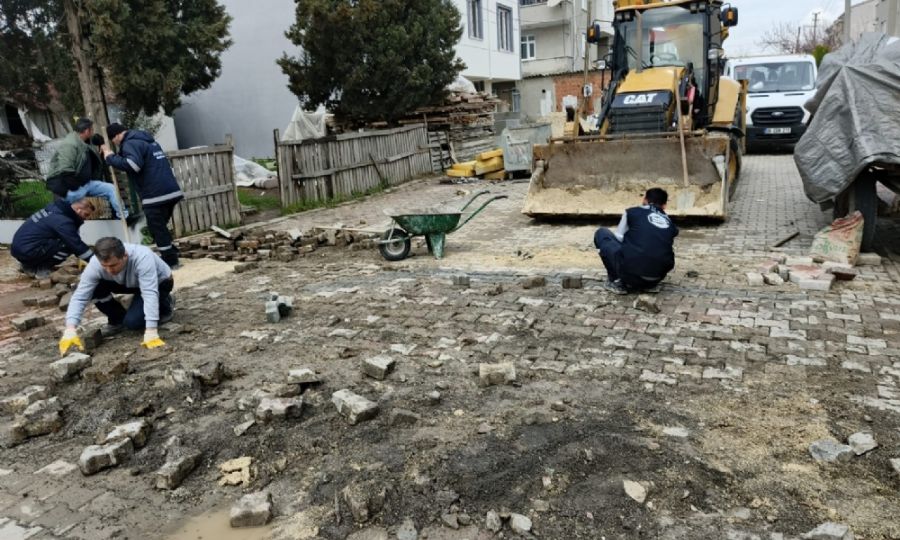 ERGENE’MİZDE YOL VE KALDIRIM ÇALIŞMALARI ARALIKSIZ SÜRÜYOR