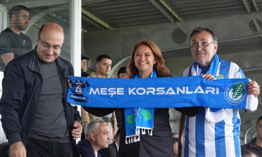 MÜGE BAŞKAN, SEZONUN İLK KARŞILAŞMASINDA TAKIMINI YALNIZ BIRAKMADI!