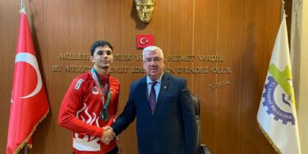 Ergene Belediye Bakan Rasim Yksel Ergeneli Milli Sporcular Misafir Etti