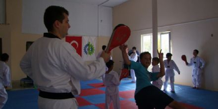Ergenede Alan Taekwondo Kursu Devam Ediyor.