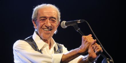 Ergenede Muhteem Bir Edip Akbayram Konseri Gerekleti