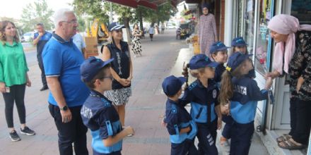Ergene Belediyesi Zabta Haftasn Esnafa iek Datarak Kutlad
