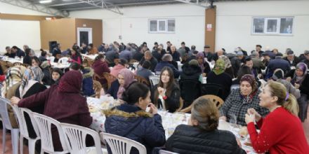 Sevgi Sofrası İğneler’de kuruldu