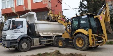Ergene Belediyesi Yol �al��malar�n� da Aksatmadan Devam Ettiriyor