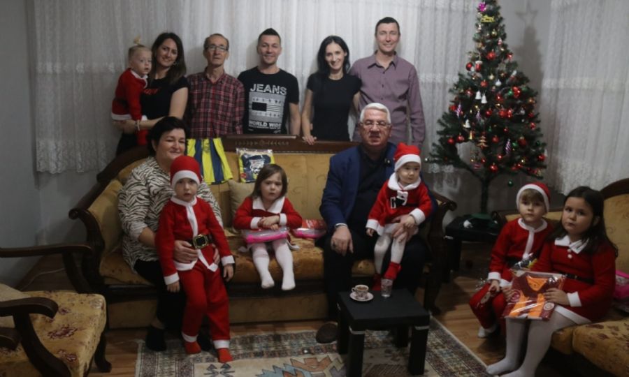 Bakan Yksel Ylba Gecesinde Vatandalar Ziyaret Etti