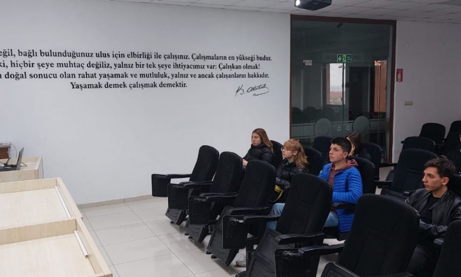 Belediyedeki stajyerlere iş güvenliği eğitimi