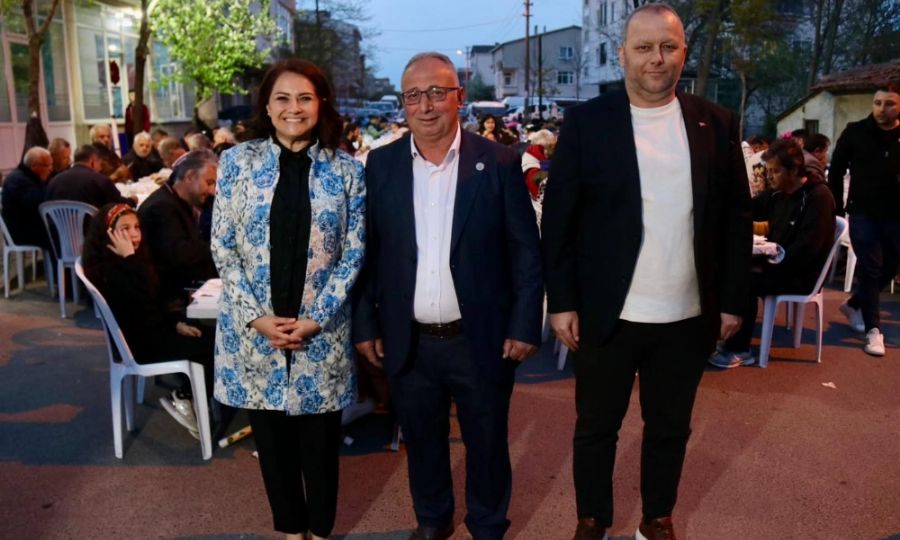 Sayn Bakanmz Ergene Trabzonlular Derneinin ftarna Katld