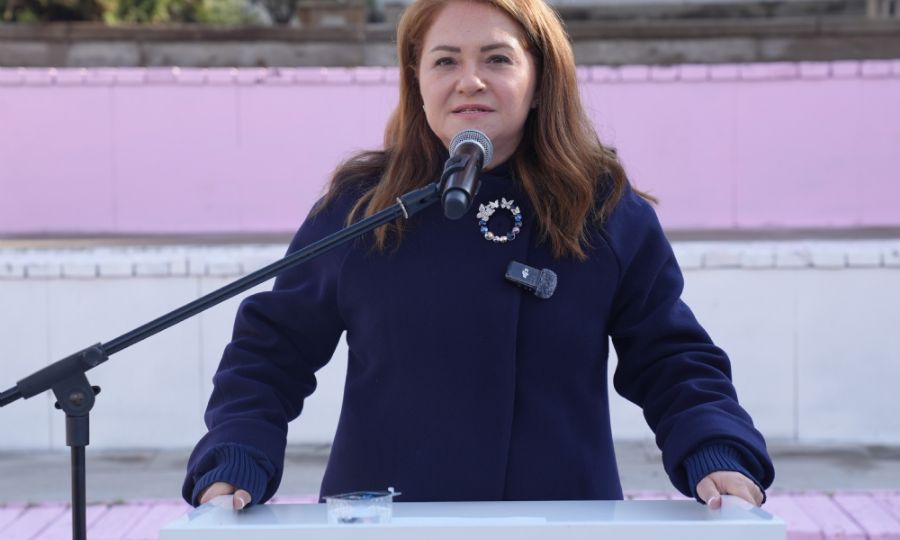 B�R KADININ G�C�, B�R �LKEN�N KADER�N� DE���T�REB�L�R!