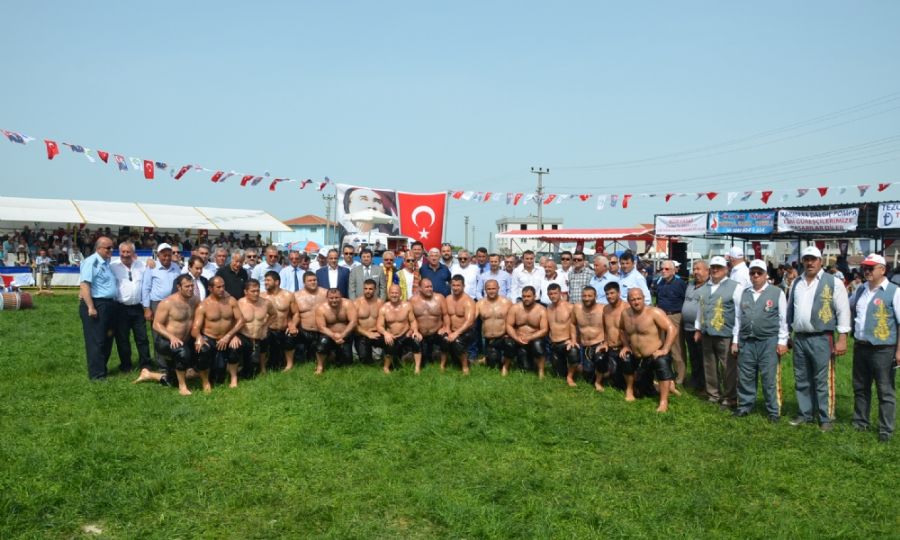2. Geleneksel K�z�lc�kl� Mahmut Pehlivan Ya�l� G�re�leri Yap�ld�