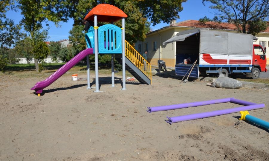 Ergene Belediyesi ocuk Oyun Gruplarn Okullara Kurmaya Balad