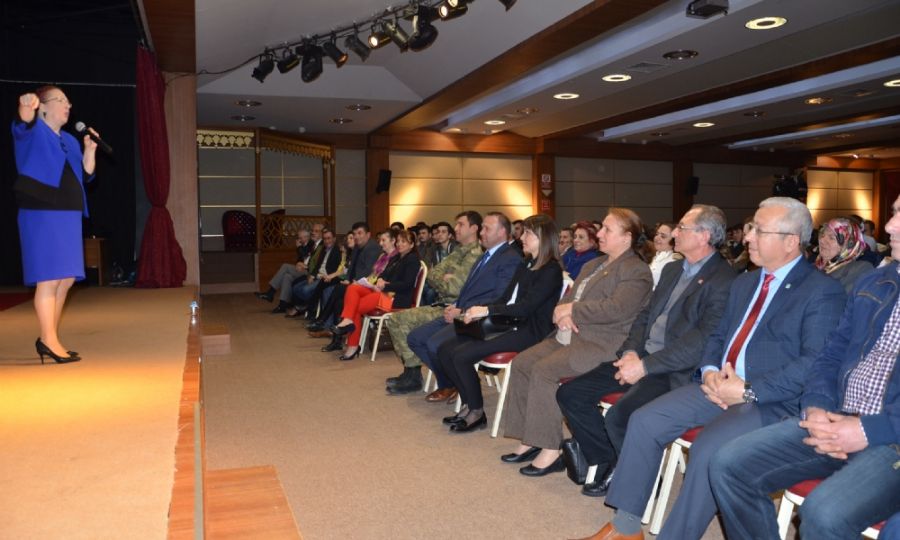 Anmaktan Anlamaya Do�ru Atat�rk Konferans�na Yo�un �lgi