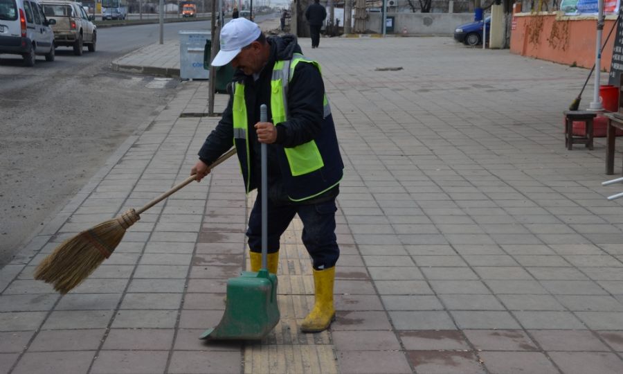 Ergene Belediyesi Kar K�� Demeden �al���yor