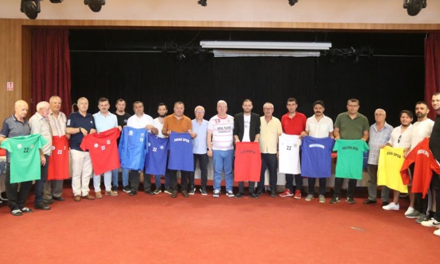 Ergene Belediyesi Spor Kulplerine Malzeme Desteinde Bulundu
