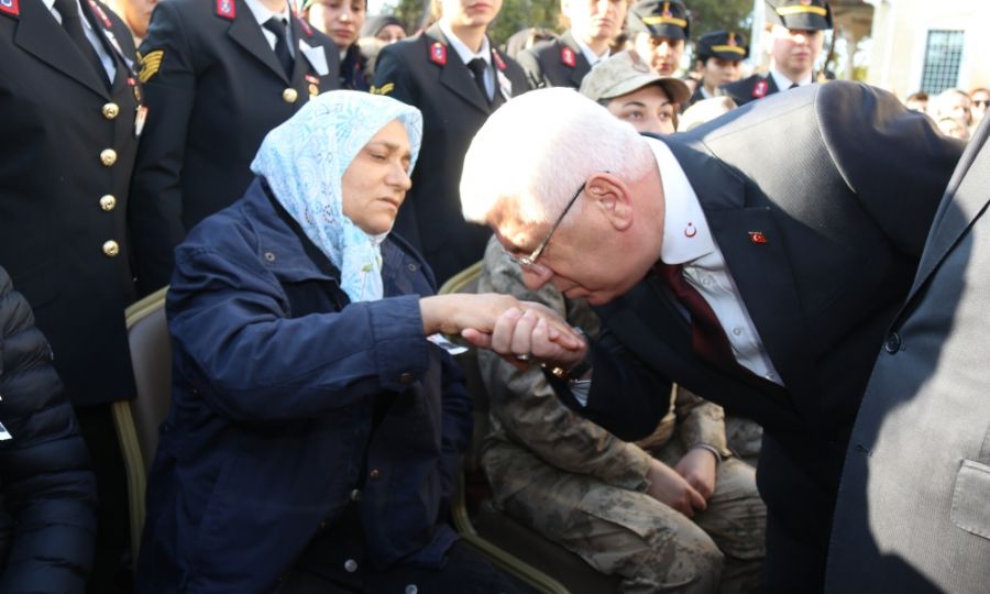 Ba�kan Rasim Y�ksel �stanbul�da �ehidimizin Cenazesine Kat�ld�