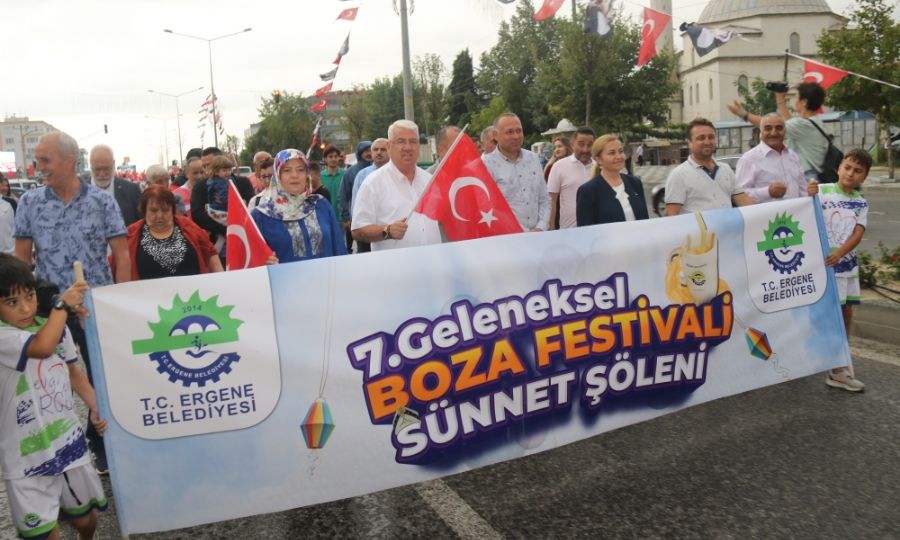 7. Geleneksel Boza Festivali ve Snnet leni Korteji Yamura Ramen Cokuyla Gerekleti