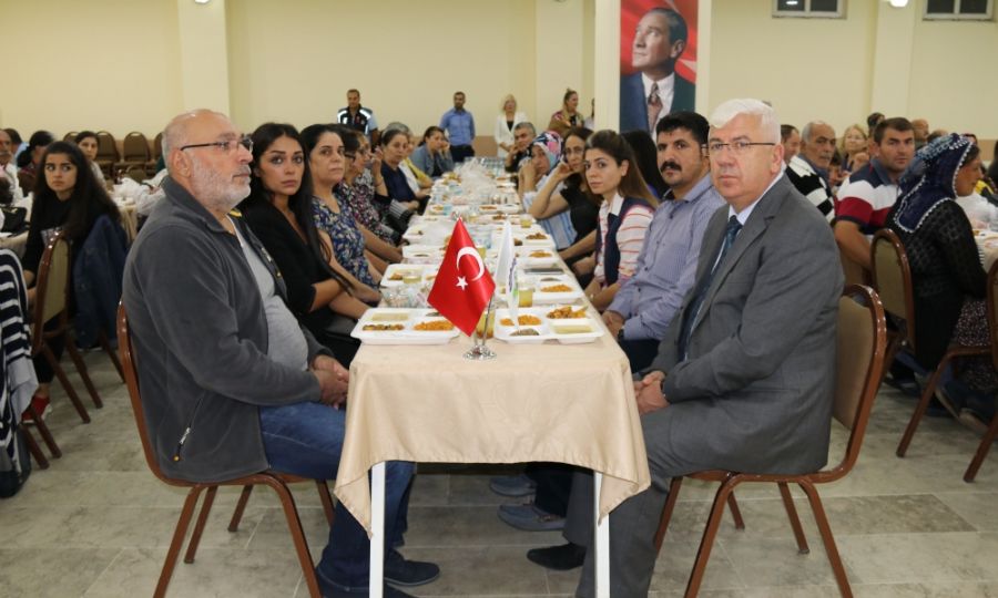 Bakan Yksel Muharrem Ay Mnasebetiyle ftar Verdi