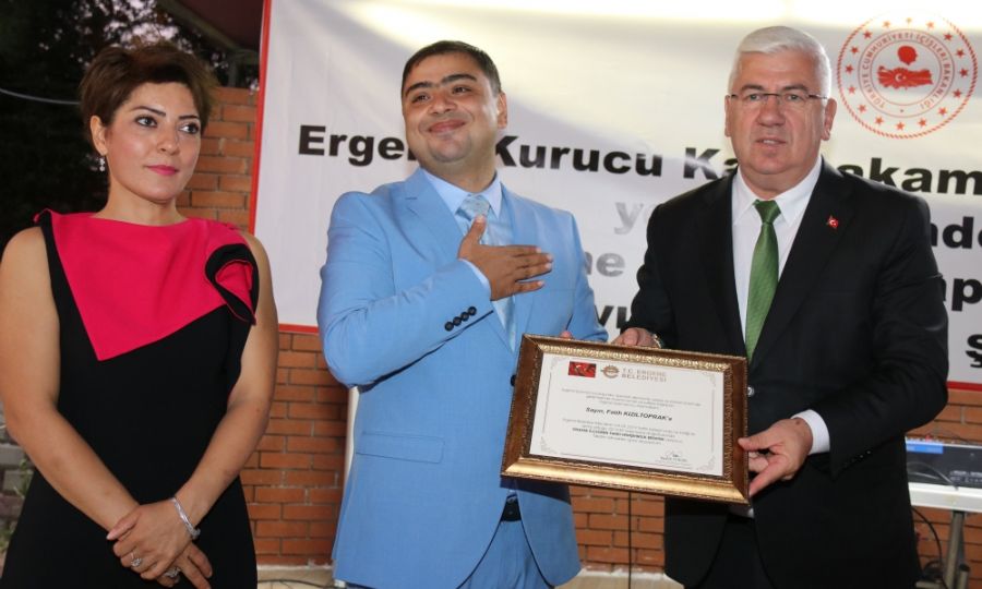 Ergene Belediye Ba�kan�m�z Rasim Y�ksel Kaymakam K�z�ltoprak��n Veda Yeme�ine Kat�ld�