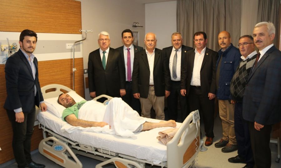 Ba�kan Y�ksel Hastalar� Ziyaret Etti