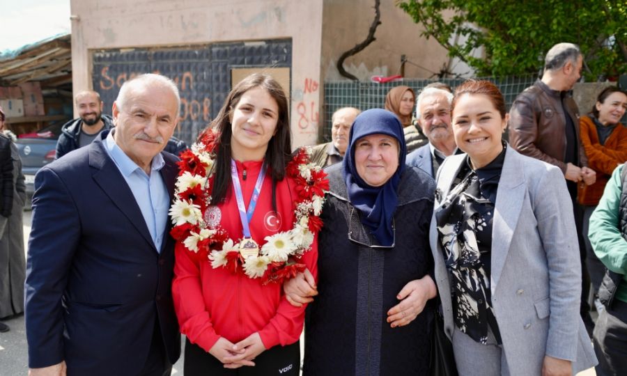Ergenemizin Gururu Esma Nur Kara Dnya ampiyonu Oldu