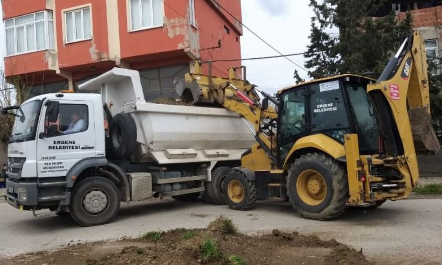 Ergene Belediyesi Yol �al��malar�n� da Aksatmadan Devam Ettiriyor